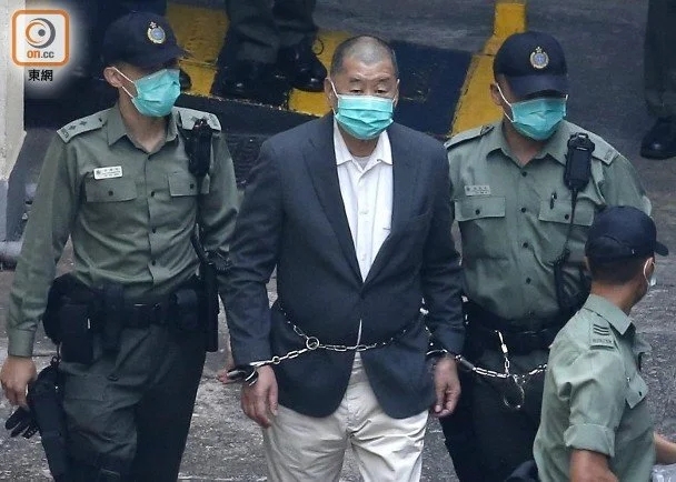 香港黑帮老大黎智英被判两项诈骗罪