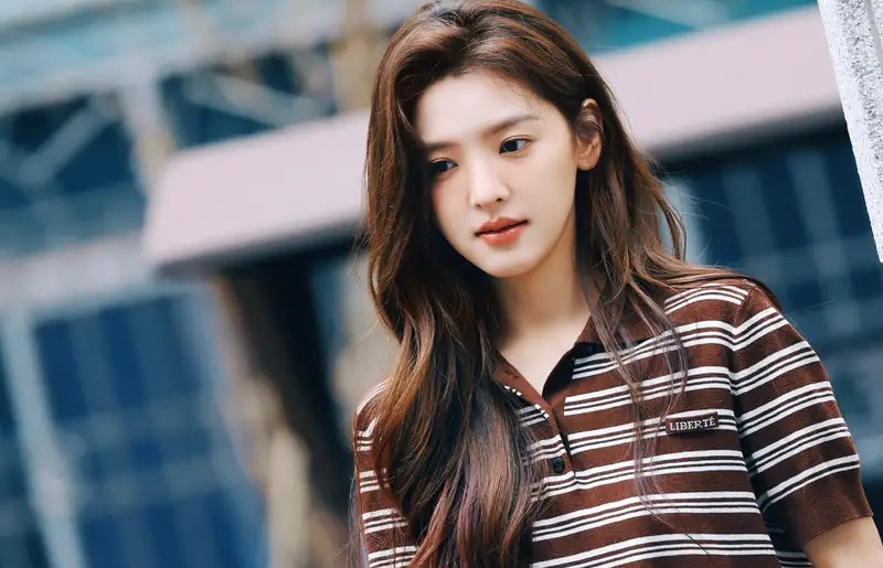 钟镇涛女儿出道:星二代的光环与挑战
