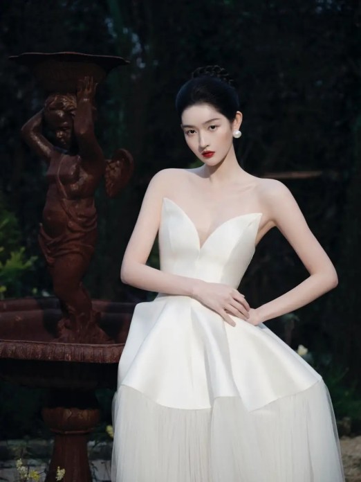 硅谷10万裁员背后：AI叙事下的真相与隐忧