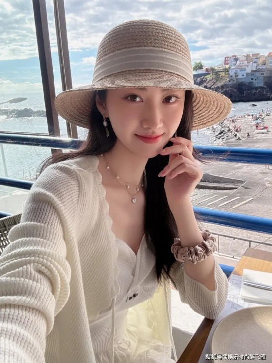 故宫的墙明明好好的，为什么要打出一个个小洞？