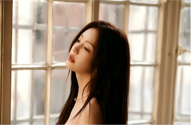 如果要为Ferragamo 找一个关键词，我们认为，是“横渡”