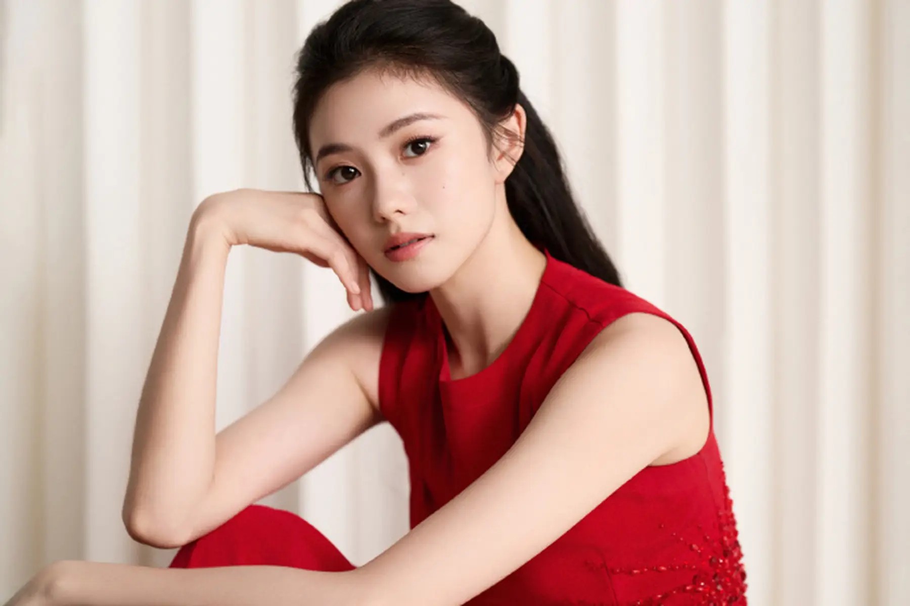 马丽恭喜萨日娜获百花奖最佳女配角！感谢梁家辉给她手帕擦眼泪