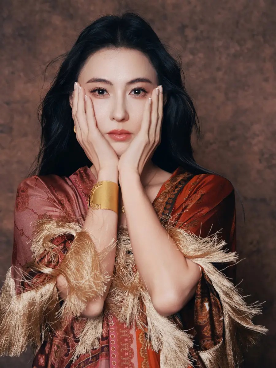 江疏影靓丽写真太惊艳！肤白貌美大长腿性感撩人